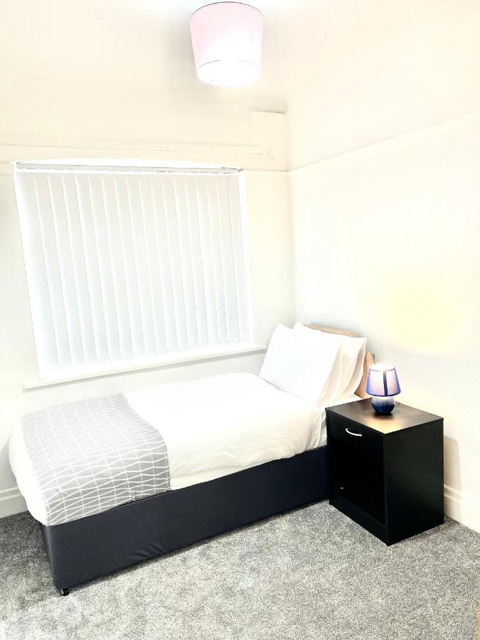 Lotus Home Wallasey Buitenkant foto