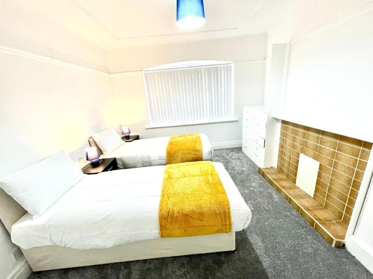 Lotus Home Wallasey Buitenkant foto