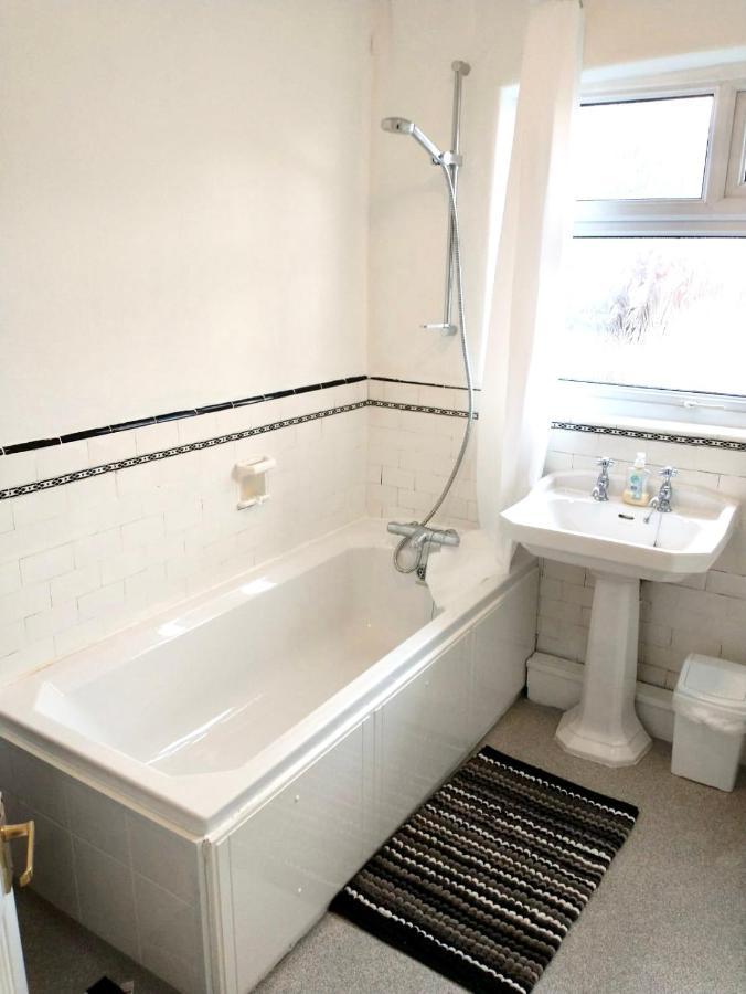 Lotus Home Wallasey Buitenkant foto